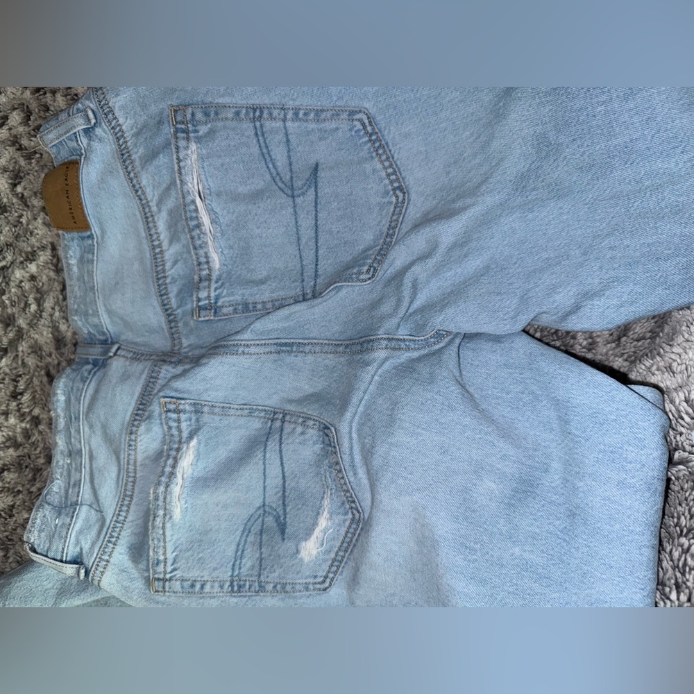 American Eagle Outfitters Light Blue Relaxed Jeans
